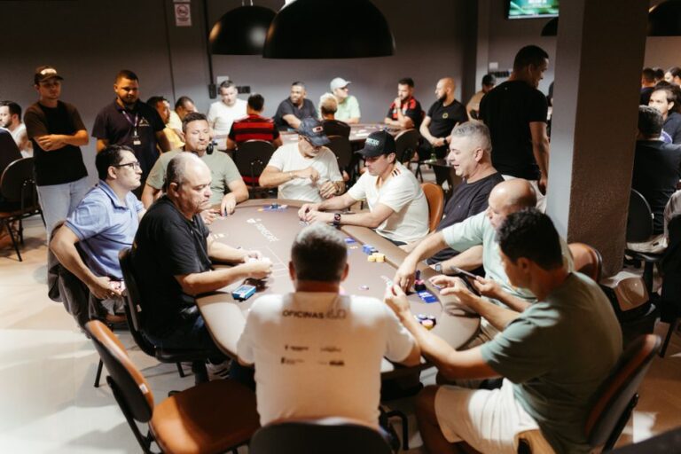 Estratégias criativas para desenvolver narrativas em jogos de tabuleiro cooperativos